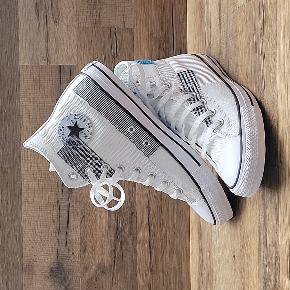 Converse High Top Brand new.
